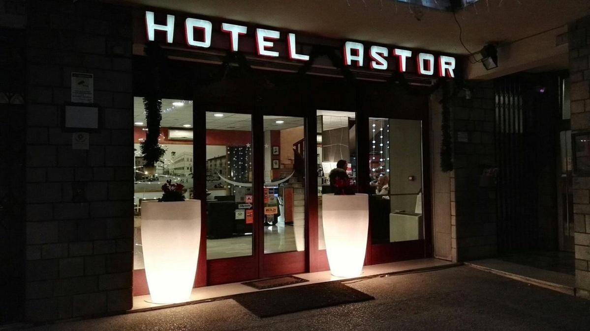 Hotel Astor ペルージャ エクステリア 写真