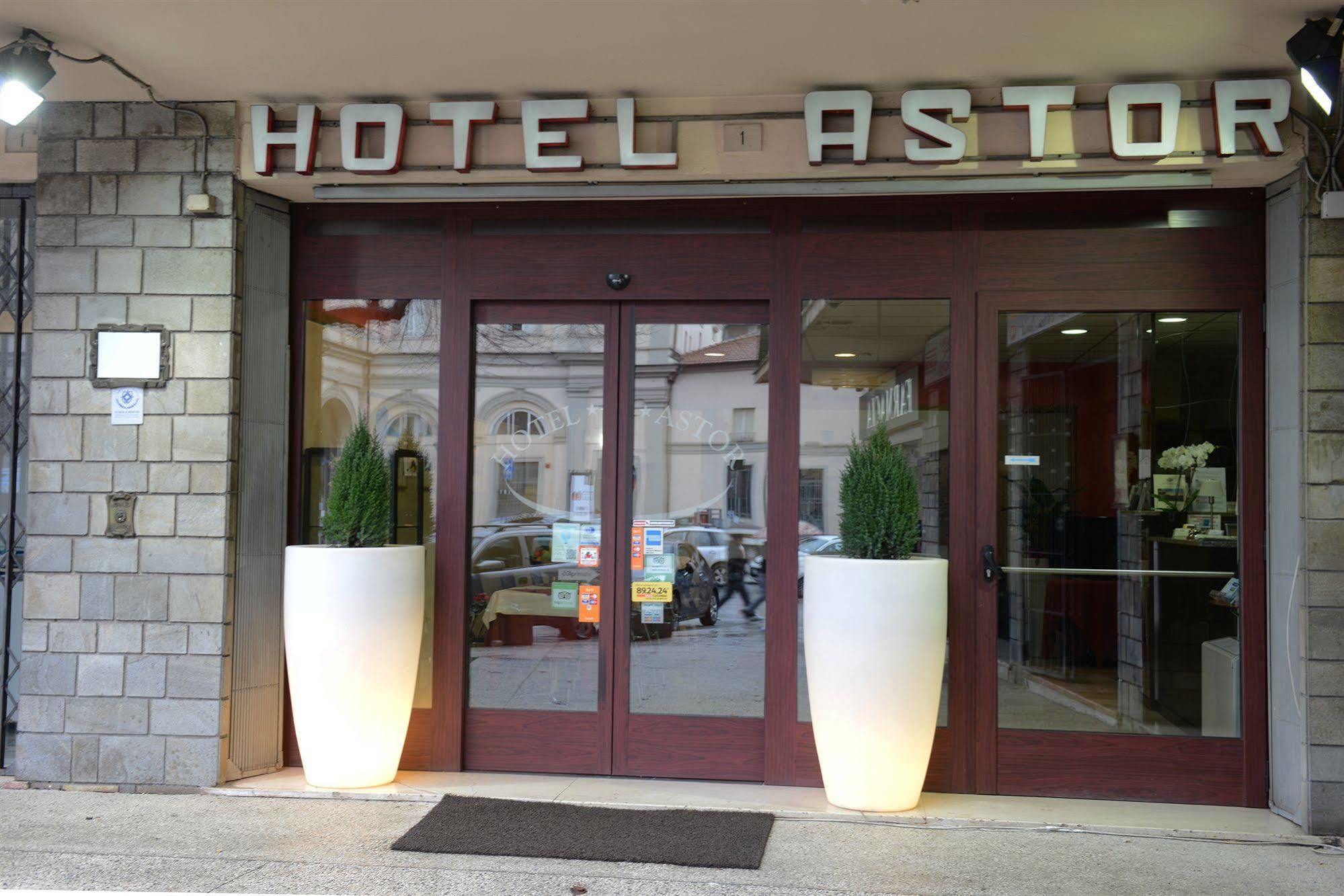 Hotel Astor ペルージャ エクステリア 写真